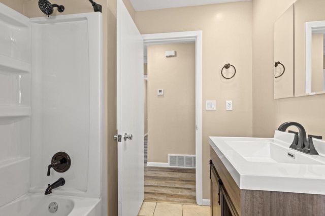 7140 N 48th STREET, Milwaukee, WI 53223