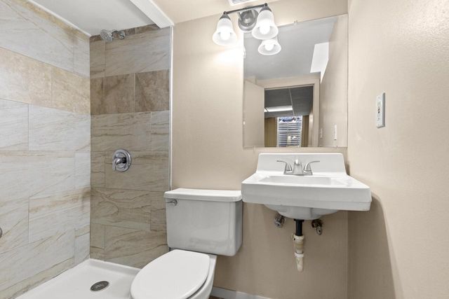 7140 N 48th STREET, Milwaukee, WI 53223