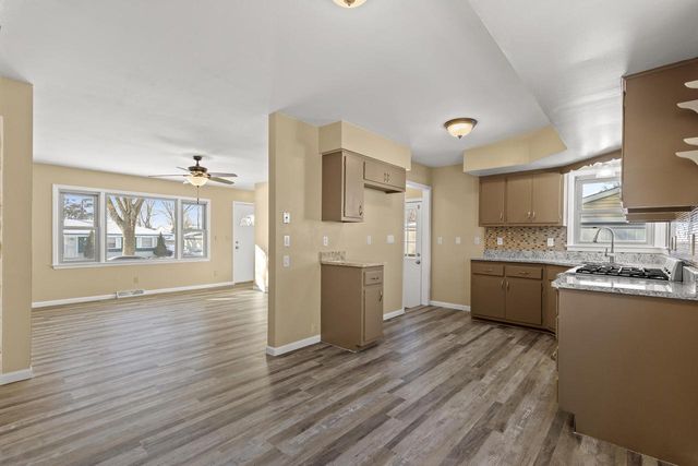 7140 N 48th STREET, Milwaukee, WI 53223