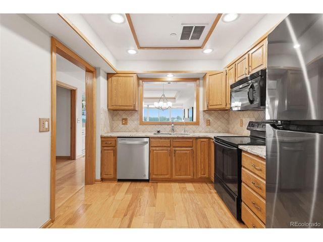 1900 E Girard Pl 806, Englewood, CO 80113