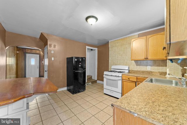 811 S WARREN ST, Trenton, NJ 08611