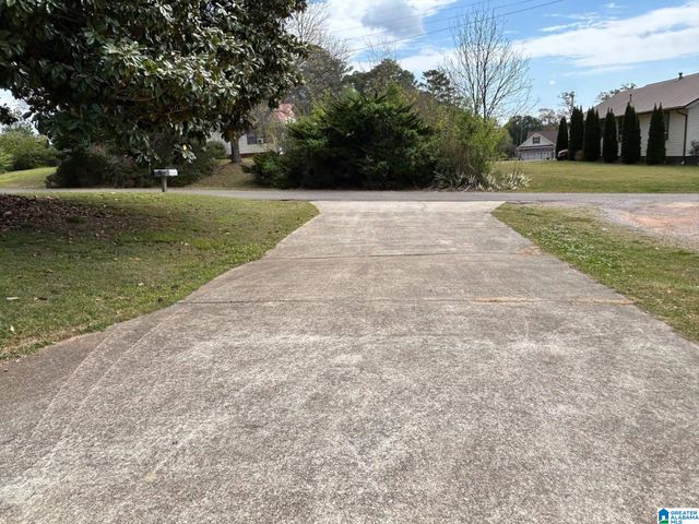 502 SAKS LANE, Weaver, AL 36277