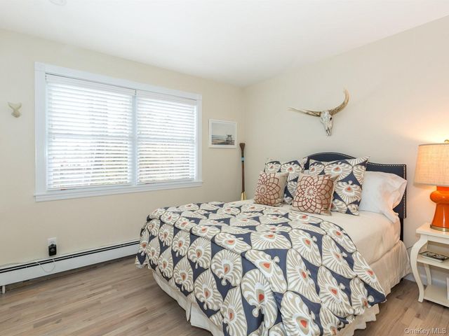 42 Oak Street, Westhampton Beach, NY 11978