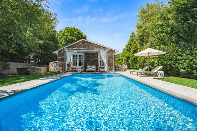 42 Oak Street, Westhampton Beach, NY 11978