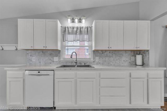 15738 Scott Street, Southgate, MI 48195