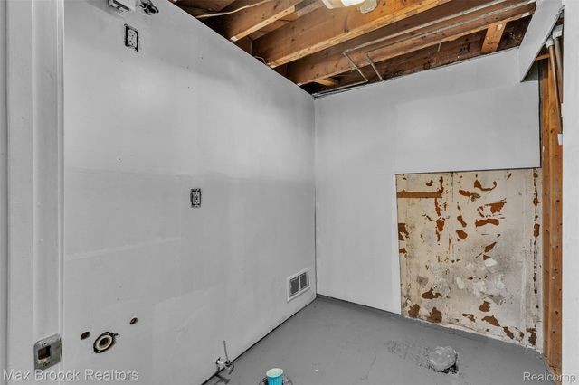 15738 Scott Street, Southgate, MI 48195