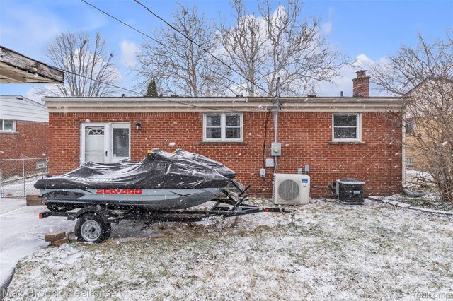 15738 Scott Street, Southgate, MI 48195