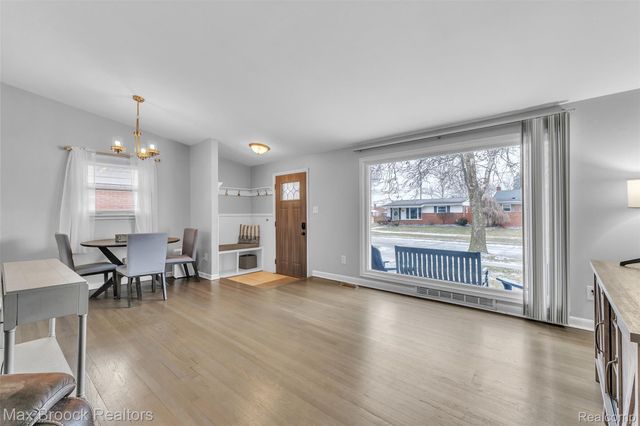 15738 Scott Street, Southgate, MI 48195