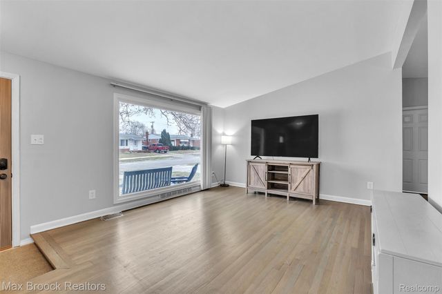 15738 Scott Street, Southgate, MI 48195