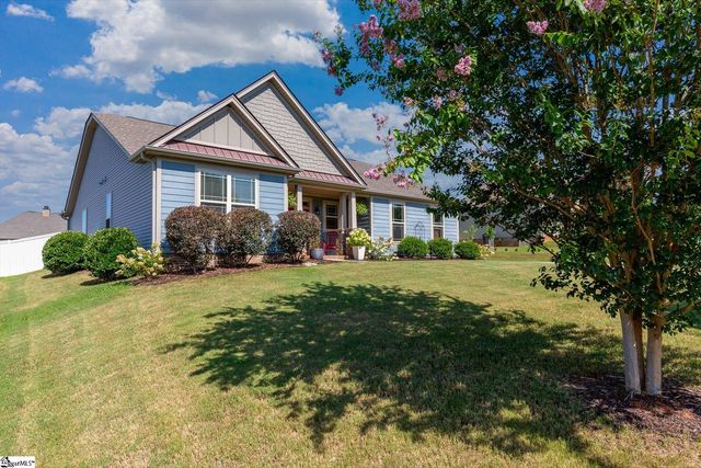 1560 Ballenger Road, Wellford, SC 29385