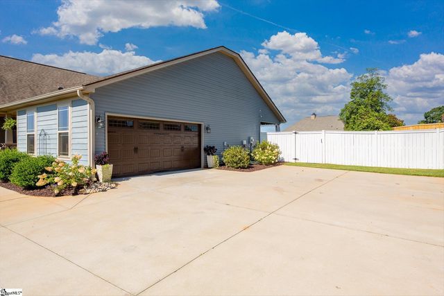 1560 Ballenger Road, Wellford, SC 29385