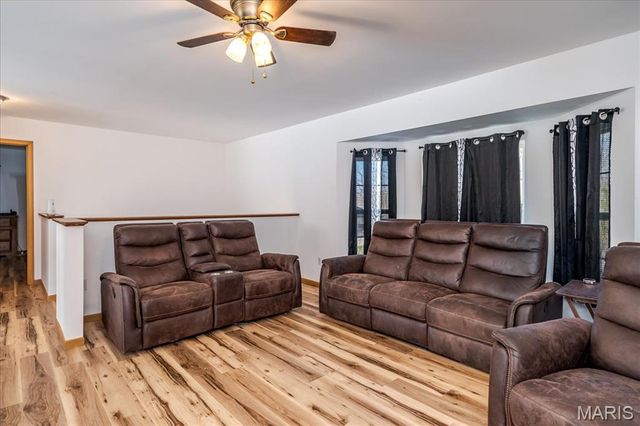 1308 Wildwood Drive, St Clair, MO 63077