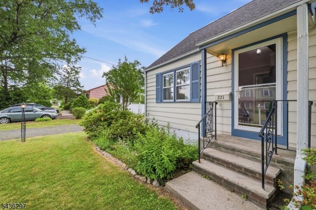 221 W Prospect St, South Bound Brook Boro, NJ 08880