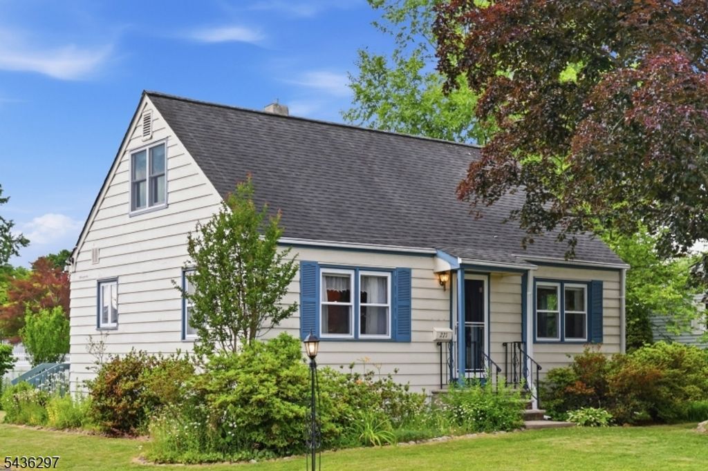 221 W Prospect St, South Bound Brook Boro, NJ 08880