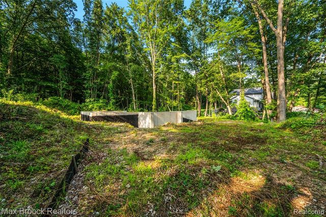11894 Scenic Valley, Davisburg, MI 48350