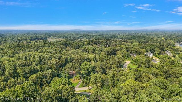 11894 Scenic Valley, Davisburg, MI 48350