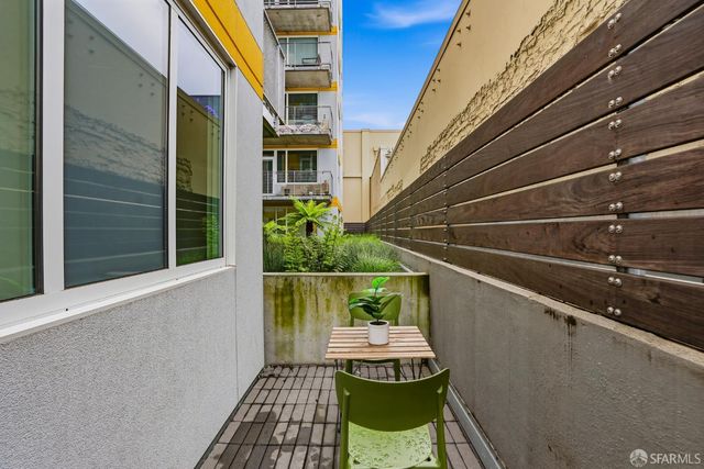 45 Bartlett Street 206, San Francisco, CA 94110