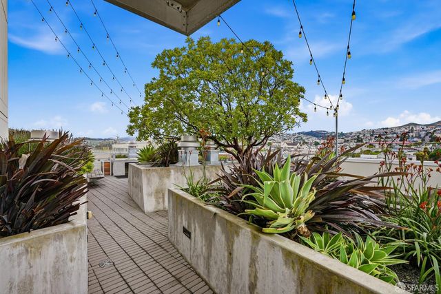 45 Bartlett Street 206, San Francisco, CA 94110