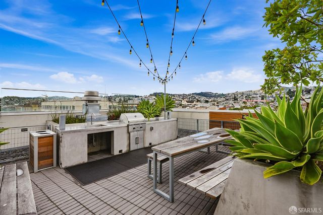 45 Bartlett Street 206, San Francisco, CA 94110