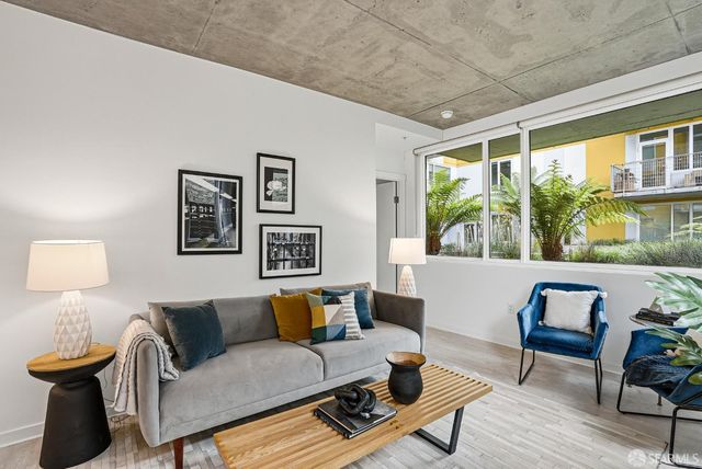 45 Bartlett Street 206, San Francisco, CA 94110
