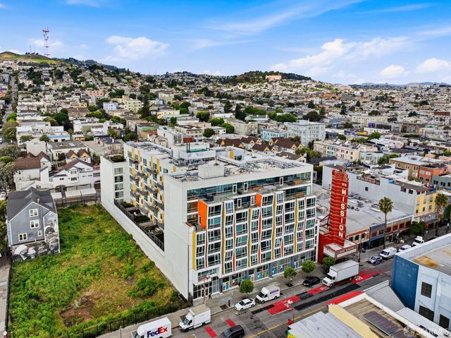 45 Bartlett Street 206, San Francisco, CA 94110
