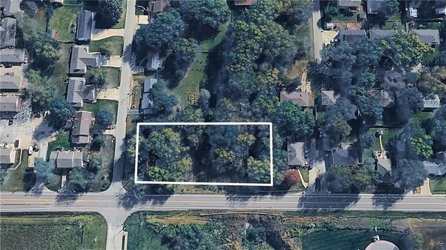 104 E 8th Street, Tonganoxie, KS 66086