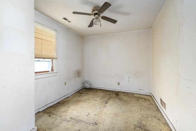 104 E 8th Street, Tonganoxie, KS 66086