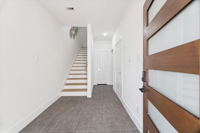 2122 Oatfield Drive, Houston, TX 77018