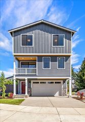 229 156th Place SW #MG 06, Lynnwood, WA 98087