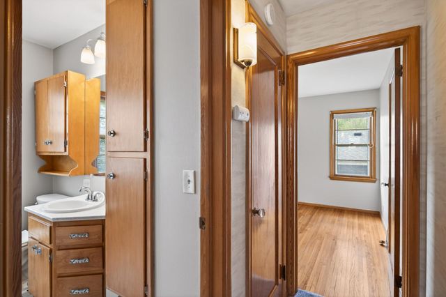 3735 Sumter Avenue S, Saint Louis Park, MN 55426