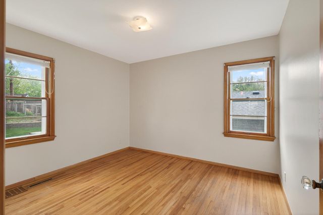 3735 Sumter Avenue S, Saint Louis Park, MN 55426
