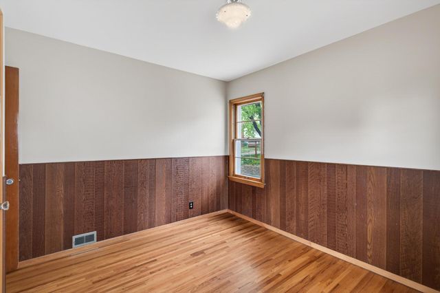 3735 Sumter Avenue S, Saint Louis Park, MN 55426