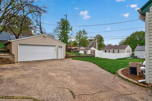 3735 Sumter Avenue S, Saint Louis Park, MN 55426
