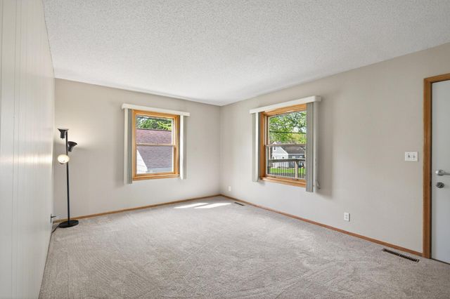 3735 Sumter Avenue S, Saint Louis Park, MN 55426