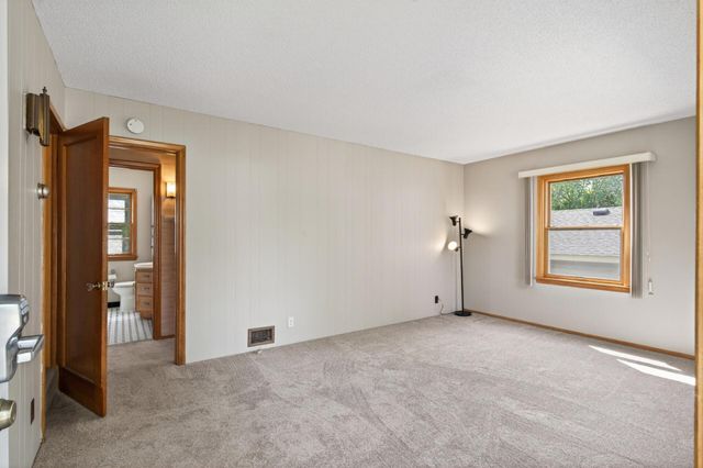 3735 Sumter Avenue S, Saint Louis Park, MN 55426