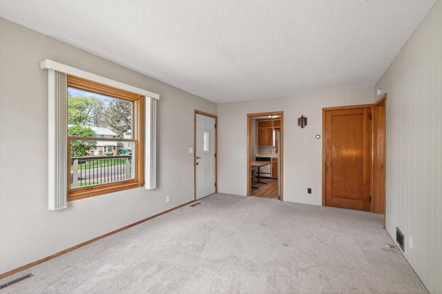 3735 Sumter Avenue S, Saint Louis Park, MN 55426