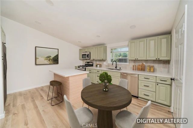 5680 Ensenada Way, Riverside, CA 92504