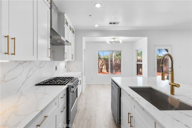 1271 Castledale, Riverside, CA 92501