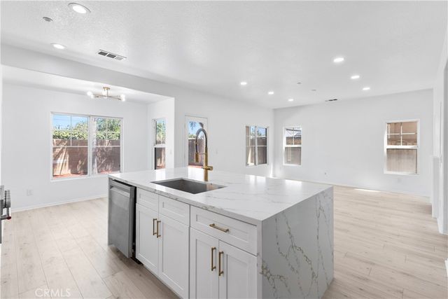 1271 Castledale, Riverside, CA 92501