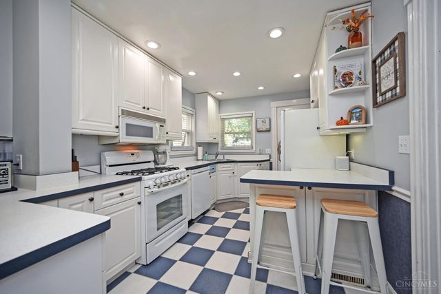 2528 Valley View Court, Cincinnati, OH 45219