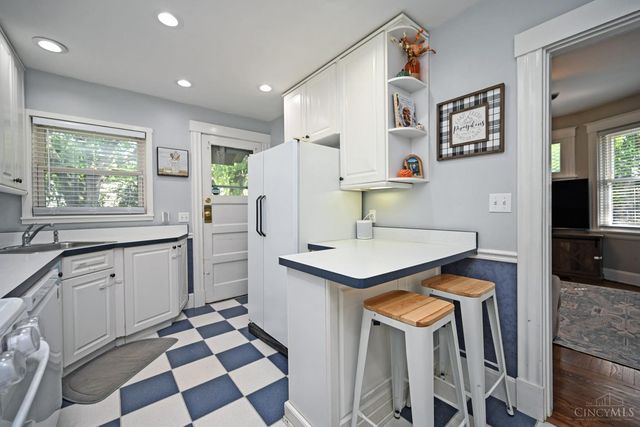 2528 Valley View Court, Cincinnati, OH 45219