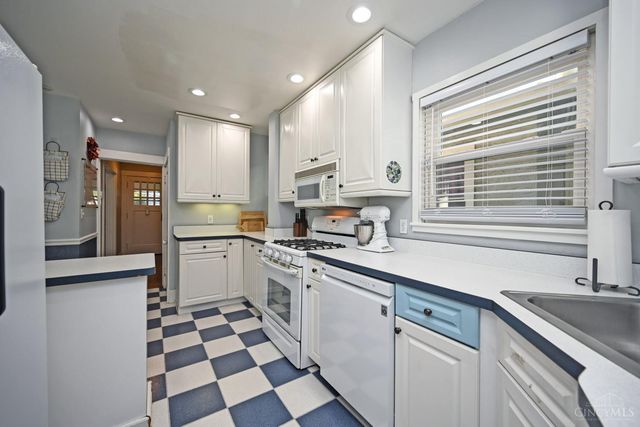 2528 Valley View Court, Cincinnati, OH 45219