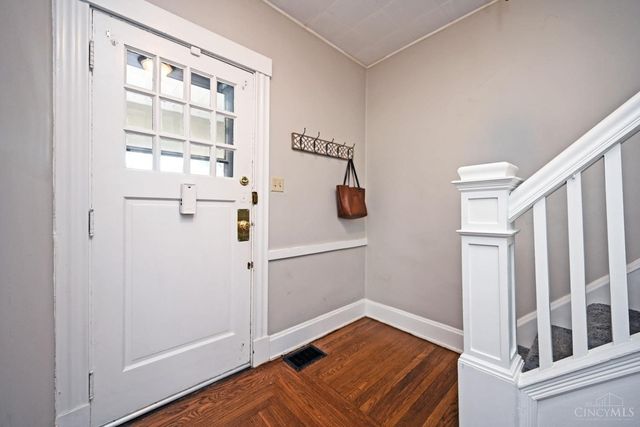 2528 Valley View Court, Cincinnati, OH 45219