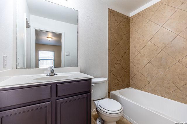 7058 Capeshaw, San Antonio, TX 78252