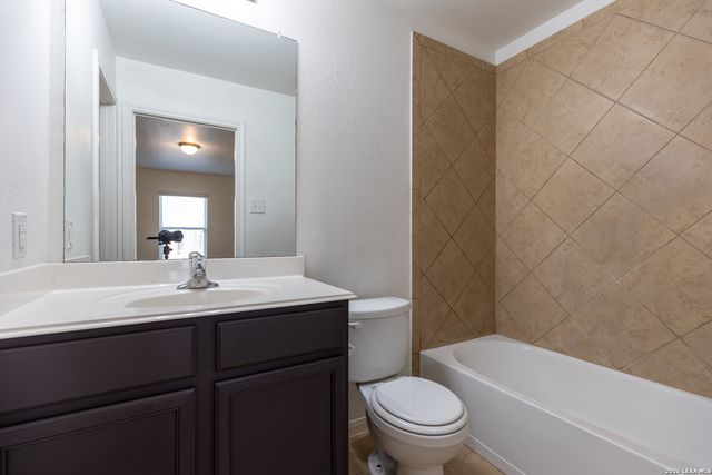 7058 Capeshaw, San Antonio, TX 78252