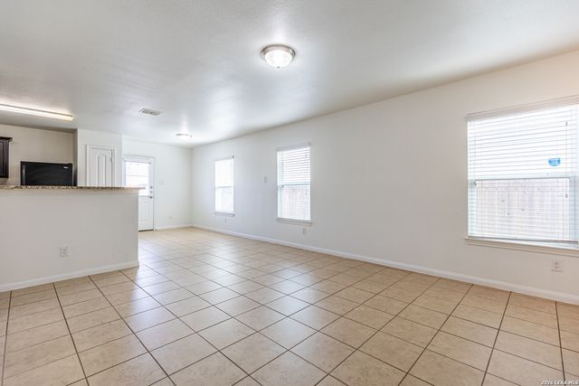 7058 Capeshaw, San Antonio, TX 78252