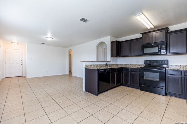 7058 Capeshaw, San Antonio, TX 78252