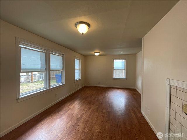 13729 Stone Avenue N, Seattle, WA 98133