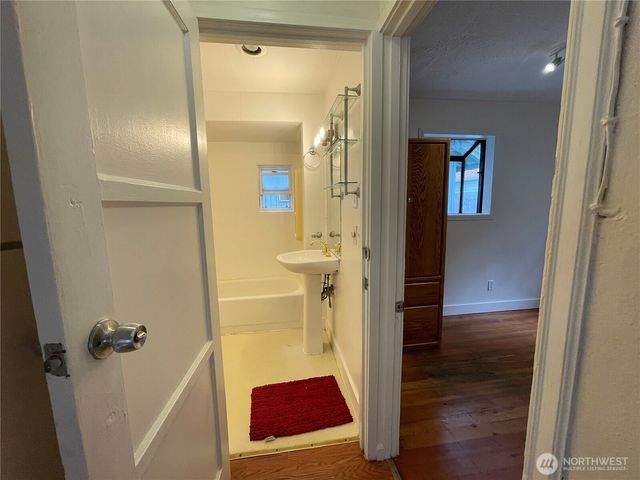 13729 Stone Avenue N, Seattle, WA 98133