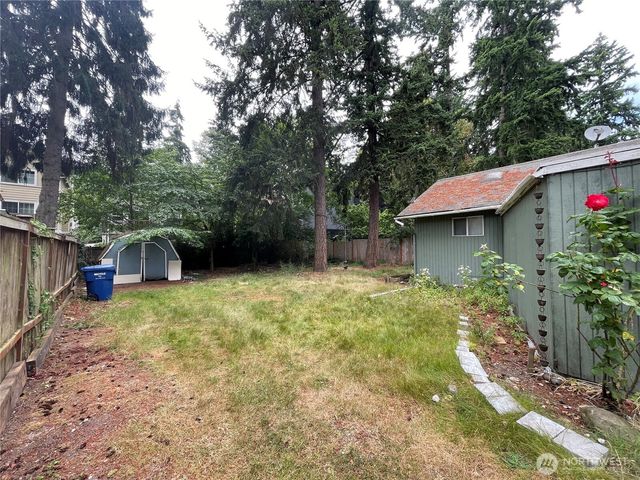 13729 Stone Avenue N, Seattle, WA 98133